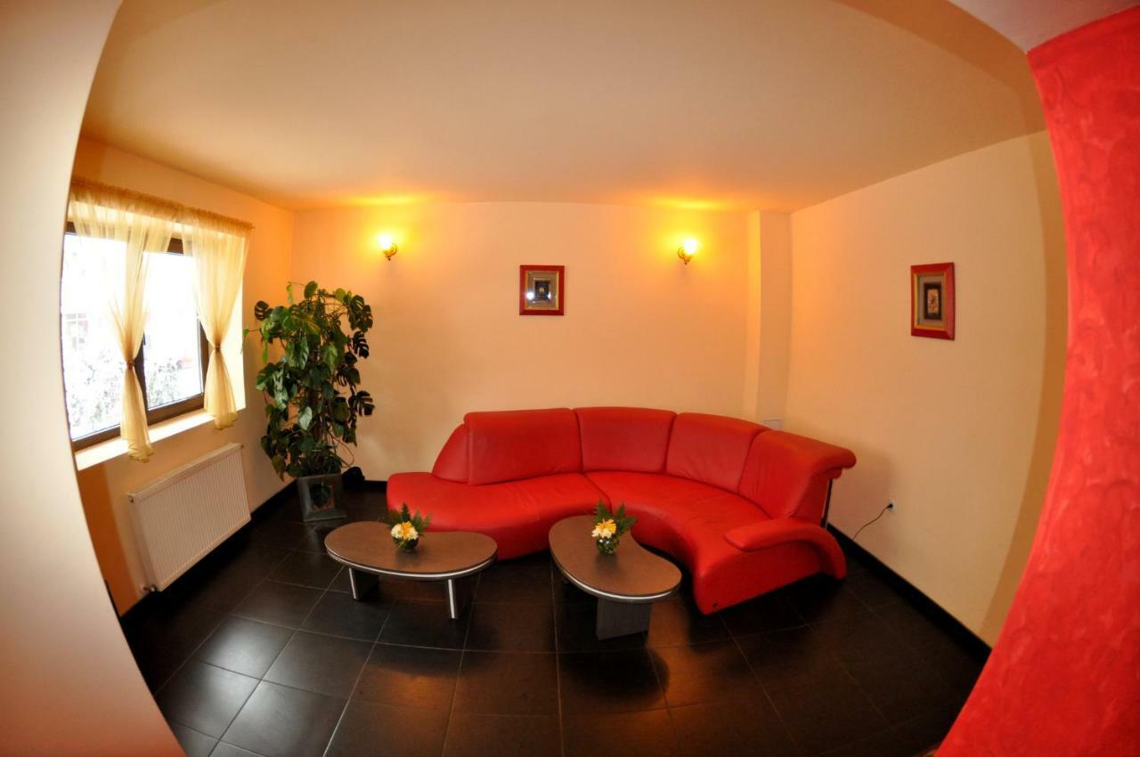 Hotel Gema Braszów Zewnętrze zdjęcie