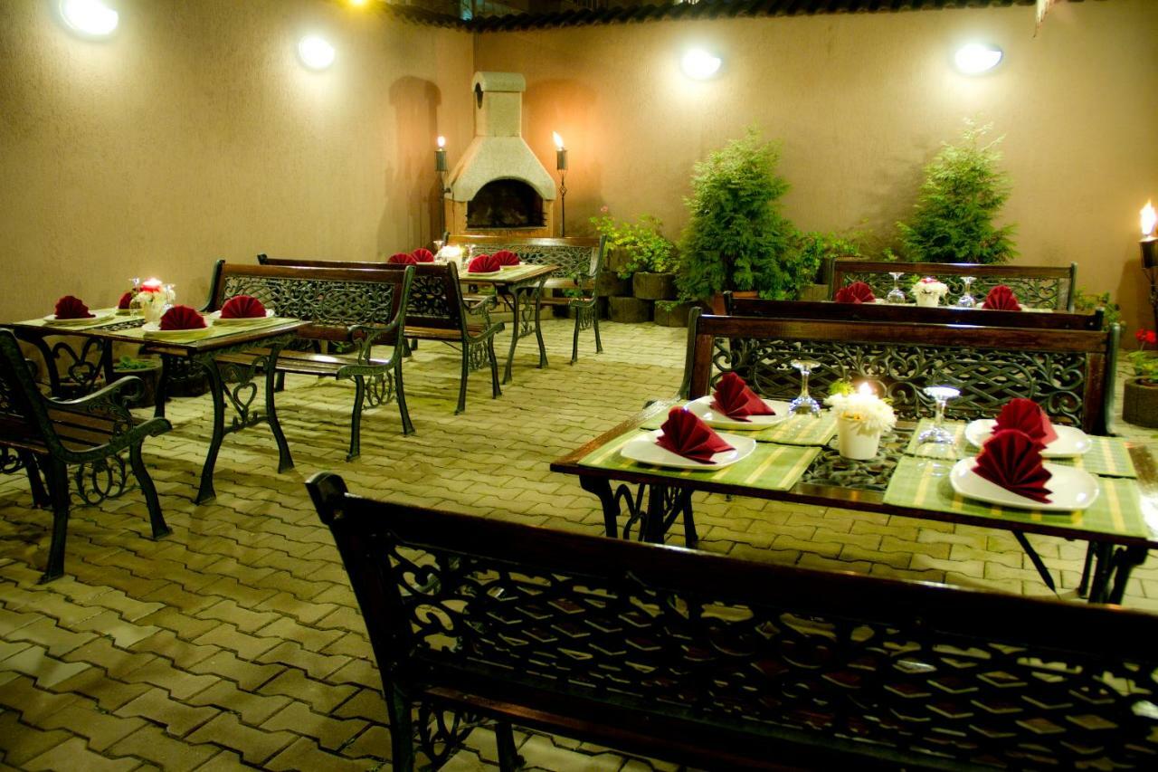 Hotel Gema Braszów Zewnętrze zdjęcie